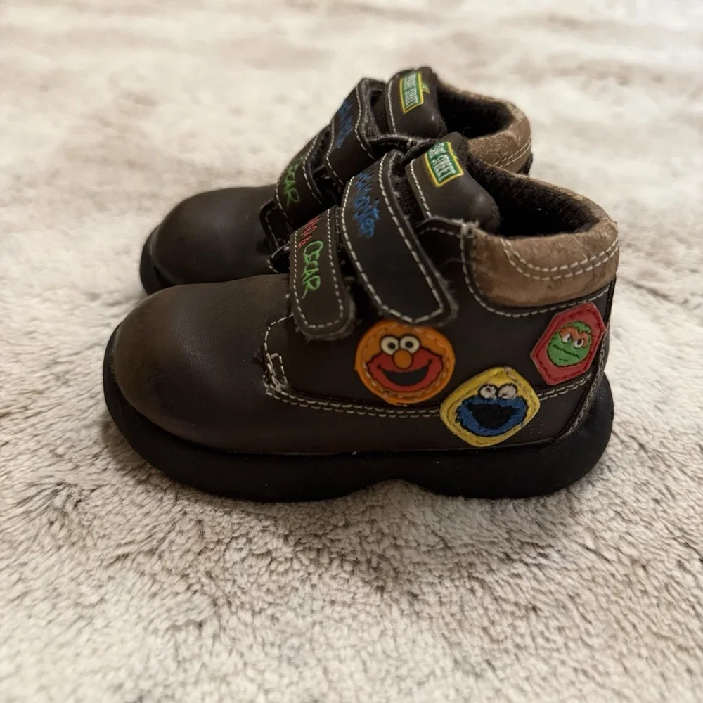 Vintage Sesame Street 2005 Brown Leather Baby Shoes Size 4c